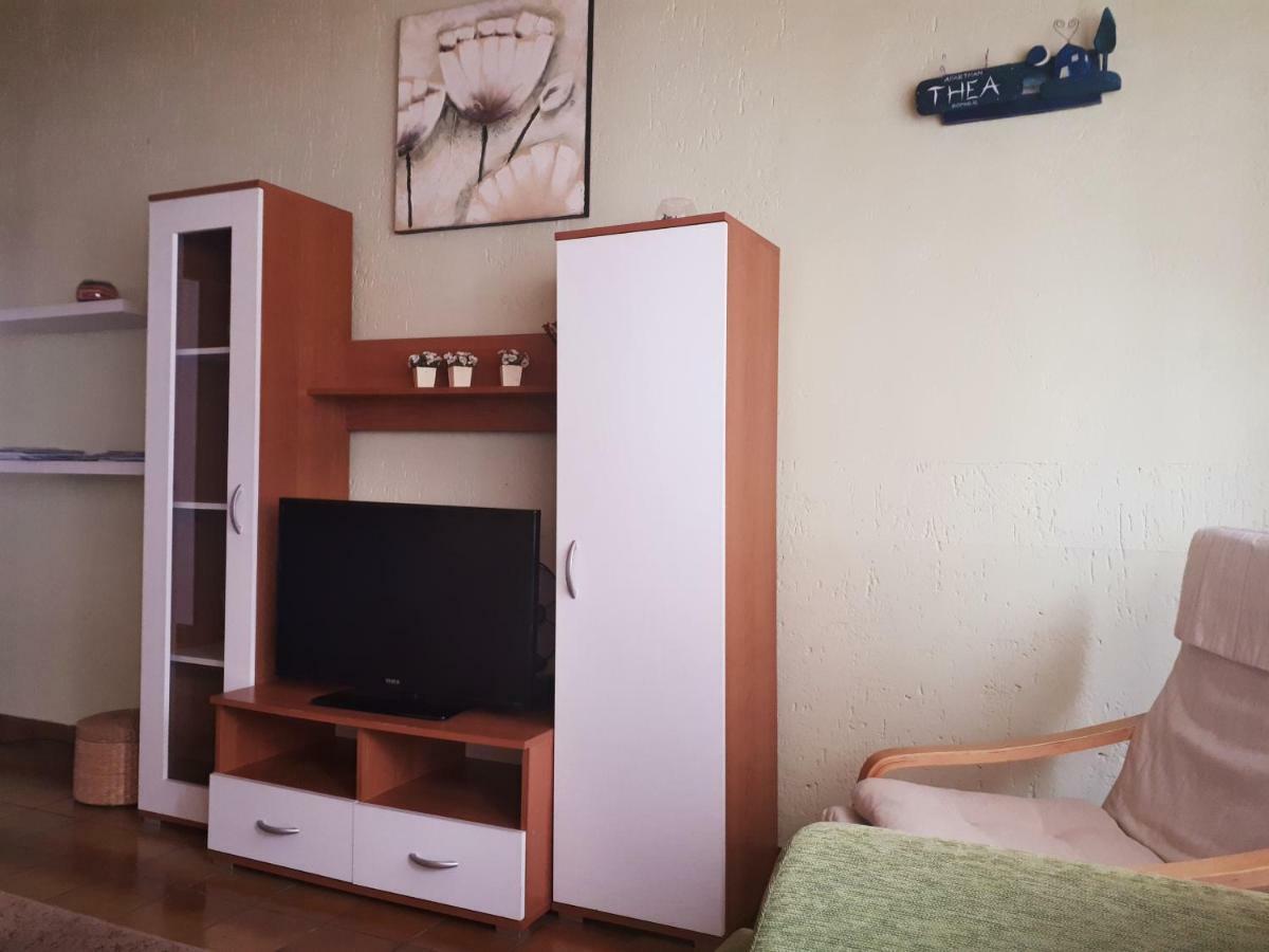 Thea Apartment *